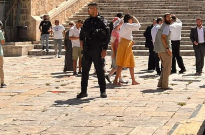  أدوا طقوسًا تلمودية.. عشرات المستوطنين يقتحمون المسجد الأقصى