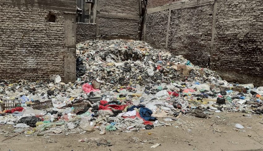  استغاثة من مقلب قمامة وسط المساكن بمدينة بلبيس