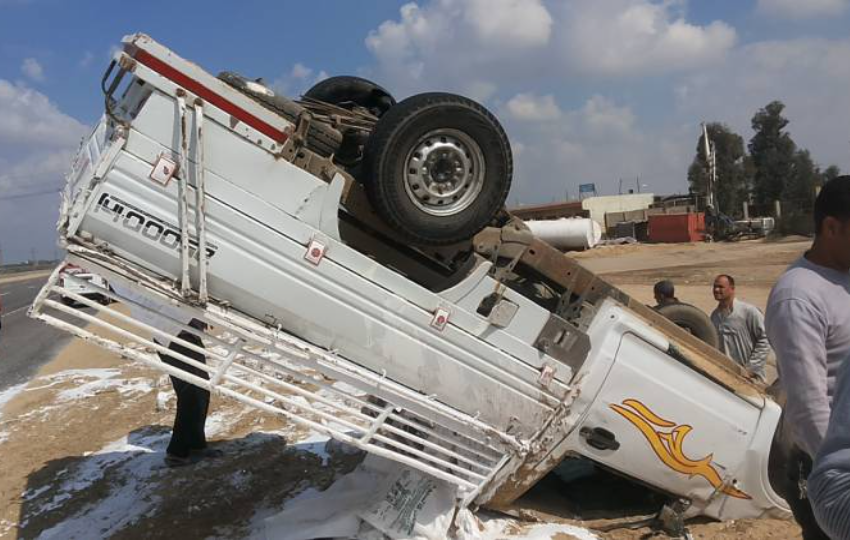  إصابة سائق و5 أطفال في انقلاب سيارة ربع نقل ببلبيس