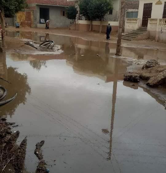  منازل مهددة بالانهيار بسبب الصرف الصحي في منيا القمح